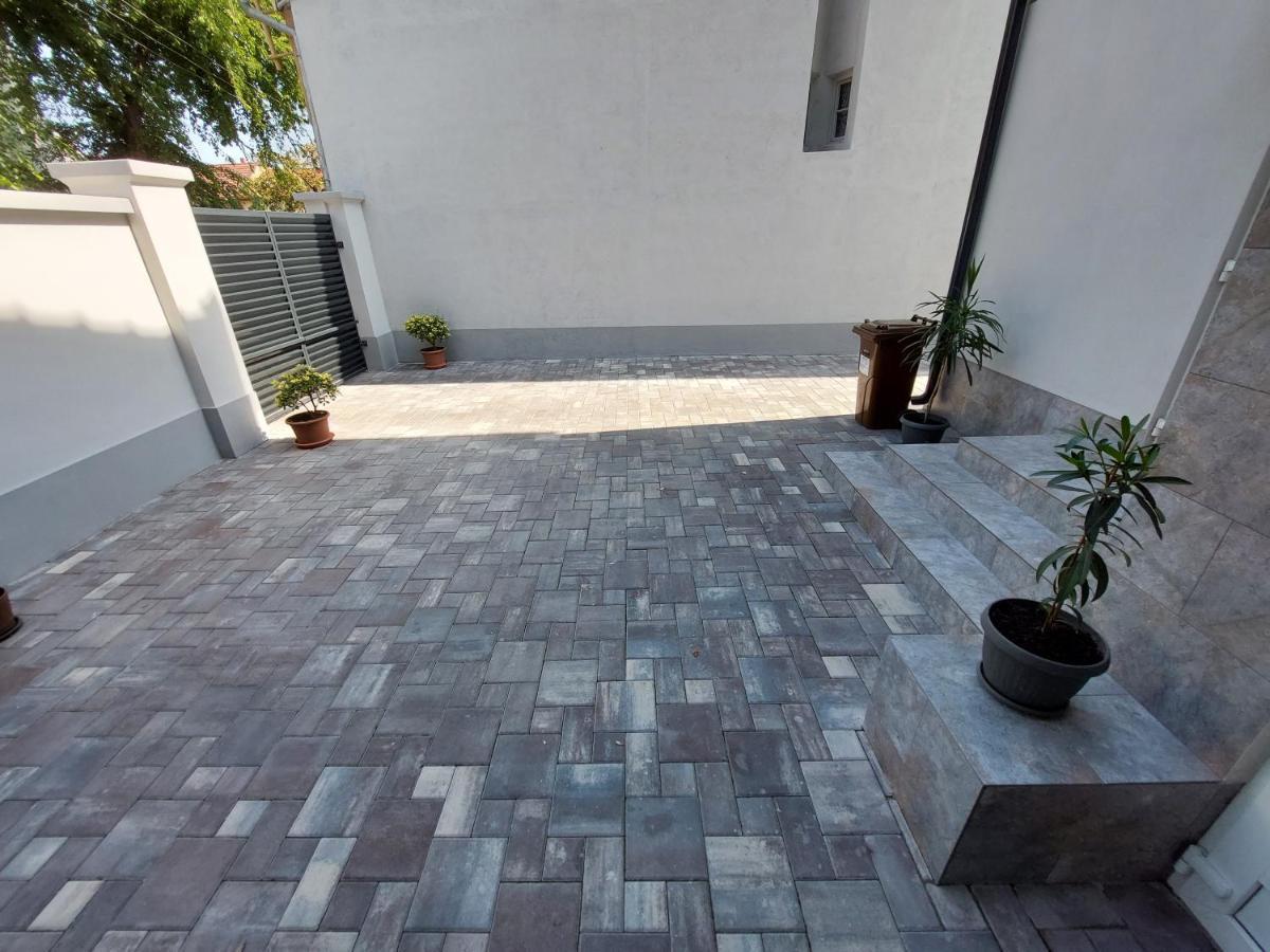Premium Central Apartment Oradea Exterior foto